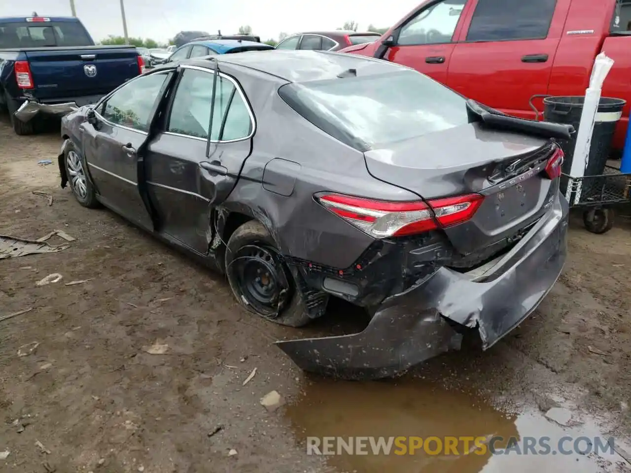 3 Photograph of a damaged car 4T1B31HK9KU512472 TOYOTA CAMRY 2019