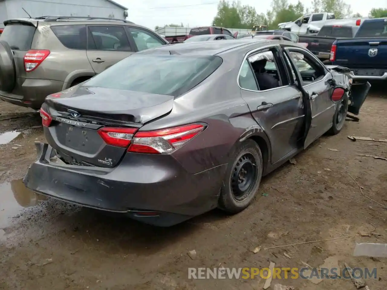 4 Photograph of a damaged car 4T1B31HK9KU512472 TOYOTA CAMRY 2019