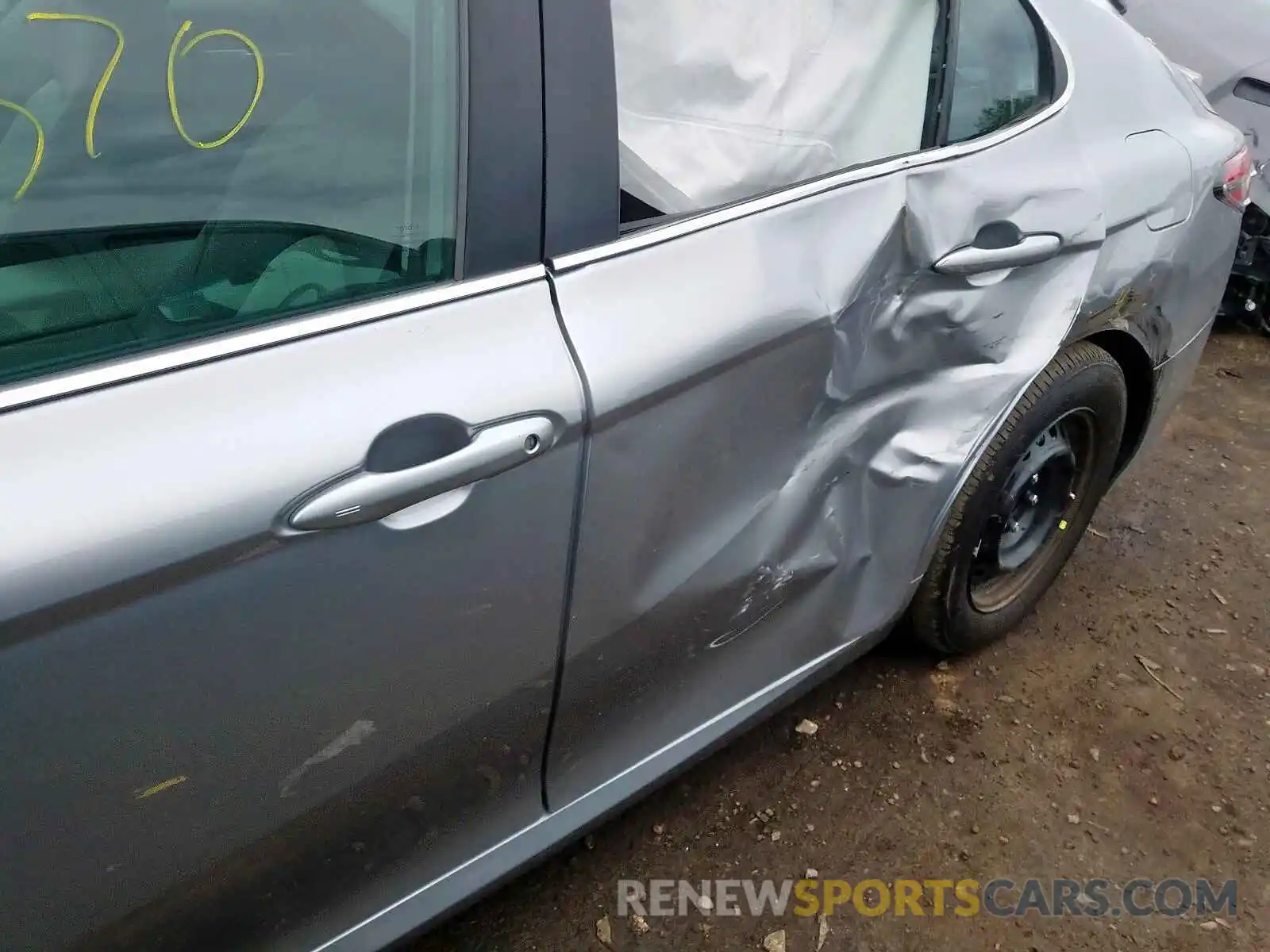 9 Photograph of a damaged car 4T1B31HK9KU513945 TOYOTA CAMRY 2019