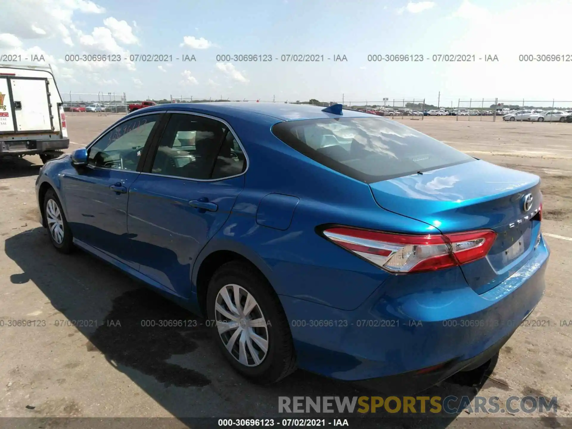 3 Photograph of a damaged car 4T1B31HKXKU006438 TOYOTA CAMRY 2019