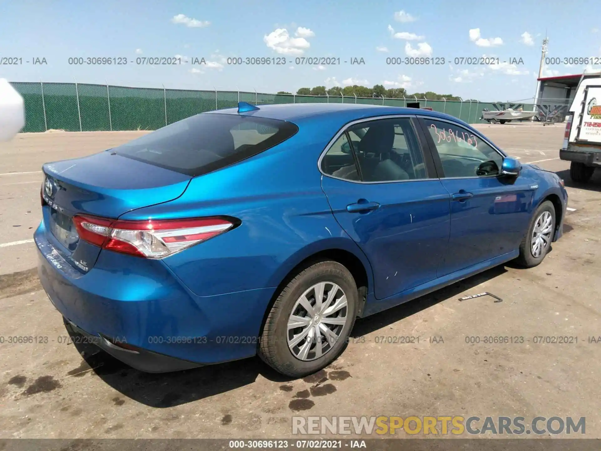 4 Photograph of a damaged car 4T1B31HKXKU006438 TOYOTA CAMRY 2019