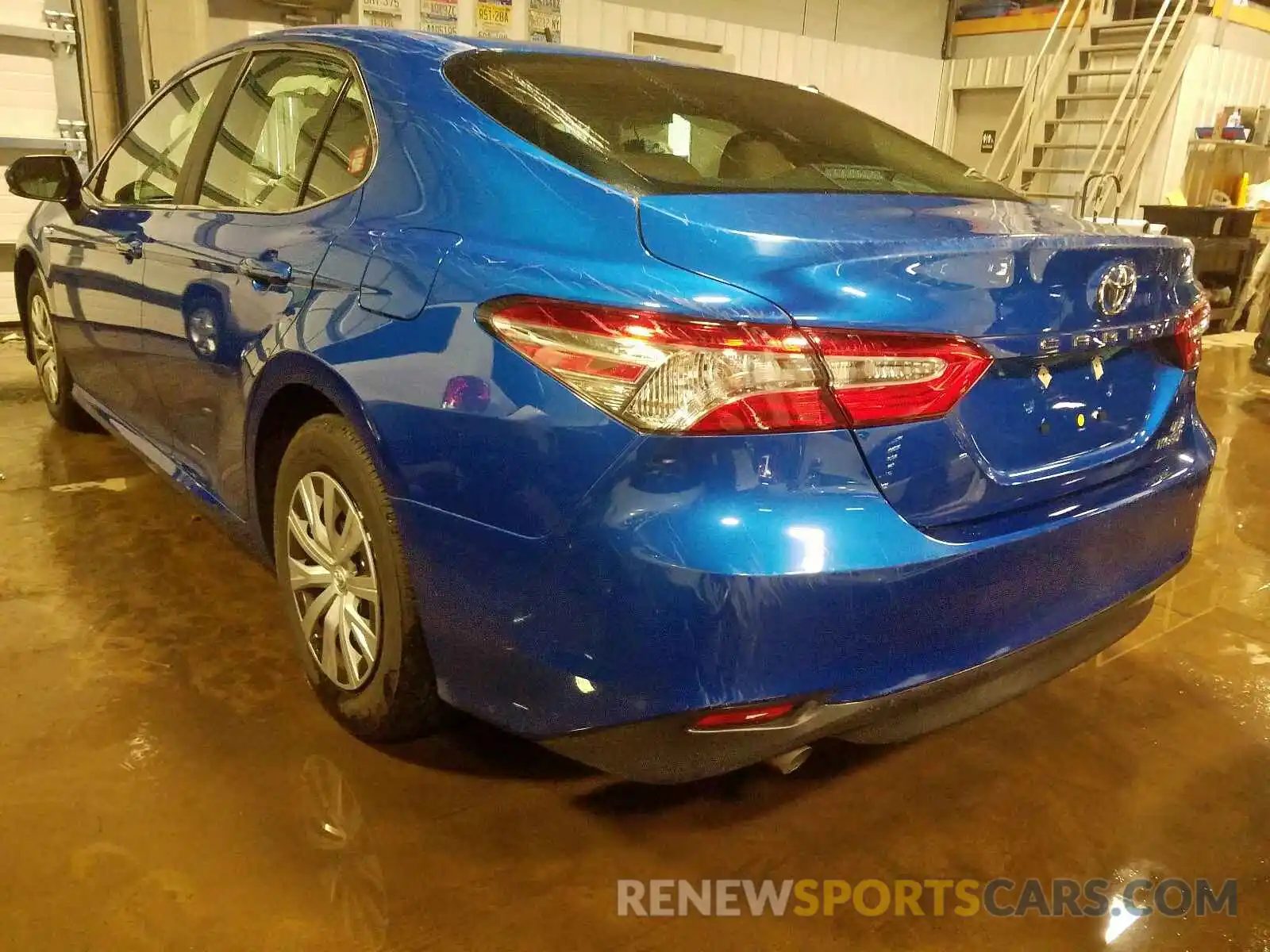 3 Photograph of a damaged car 4T1B31HKXKU008061 TOYOTA CAMRY 2019