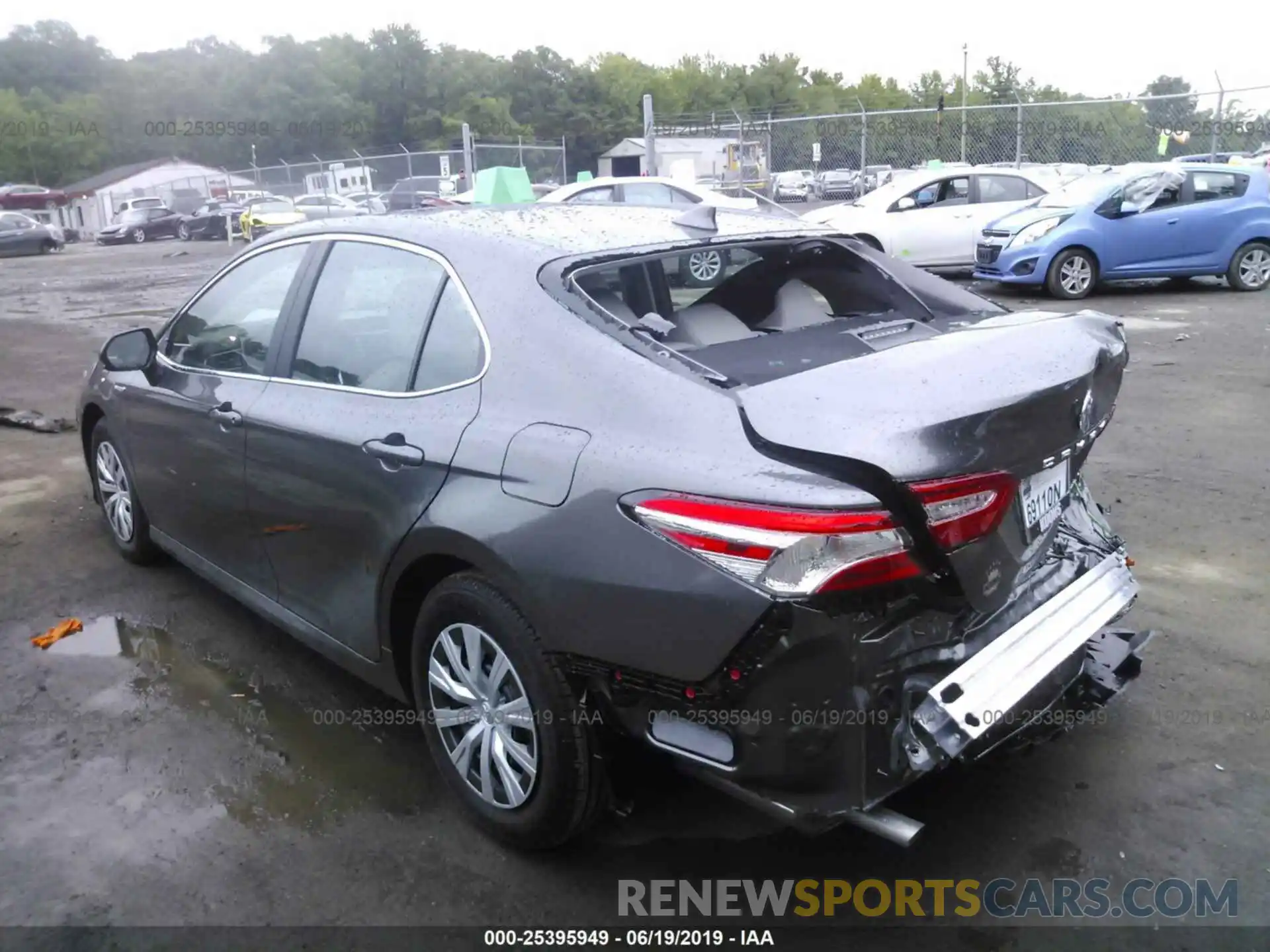 3 Фотография поврежденного автомобиля 4T1B31HKXKU008108 TOYOTA CAMRY 2019