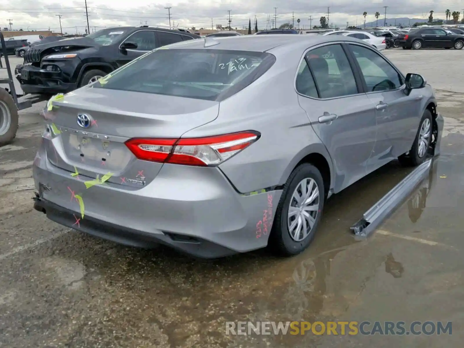 4 Photograph of a damaged car 4T1B31HKXKU510486 TOYOTA CAMRY 2019