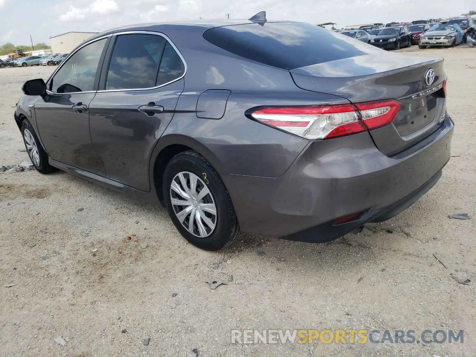 3 Photograph of a damaged car 4T1B31HKXKU513372 TOYOTA CAMRY 2019