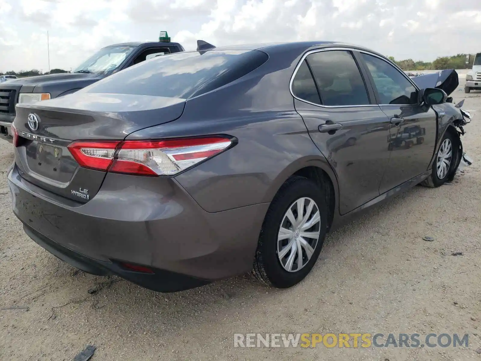 4 Photograph of a damaged car 4T1B31HKXKU513372 TOYOTA CAMRY 2019