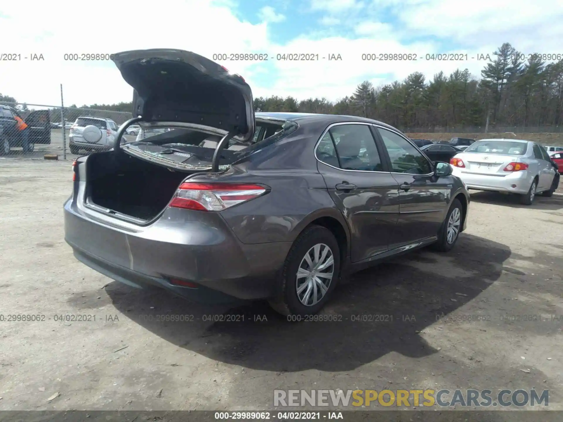 4 Photograph of a damaged car 4T1B31HKXKU514425 TOYOTA CAMRY 2019