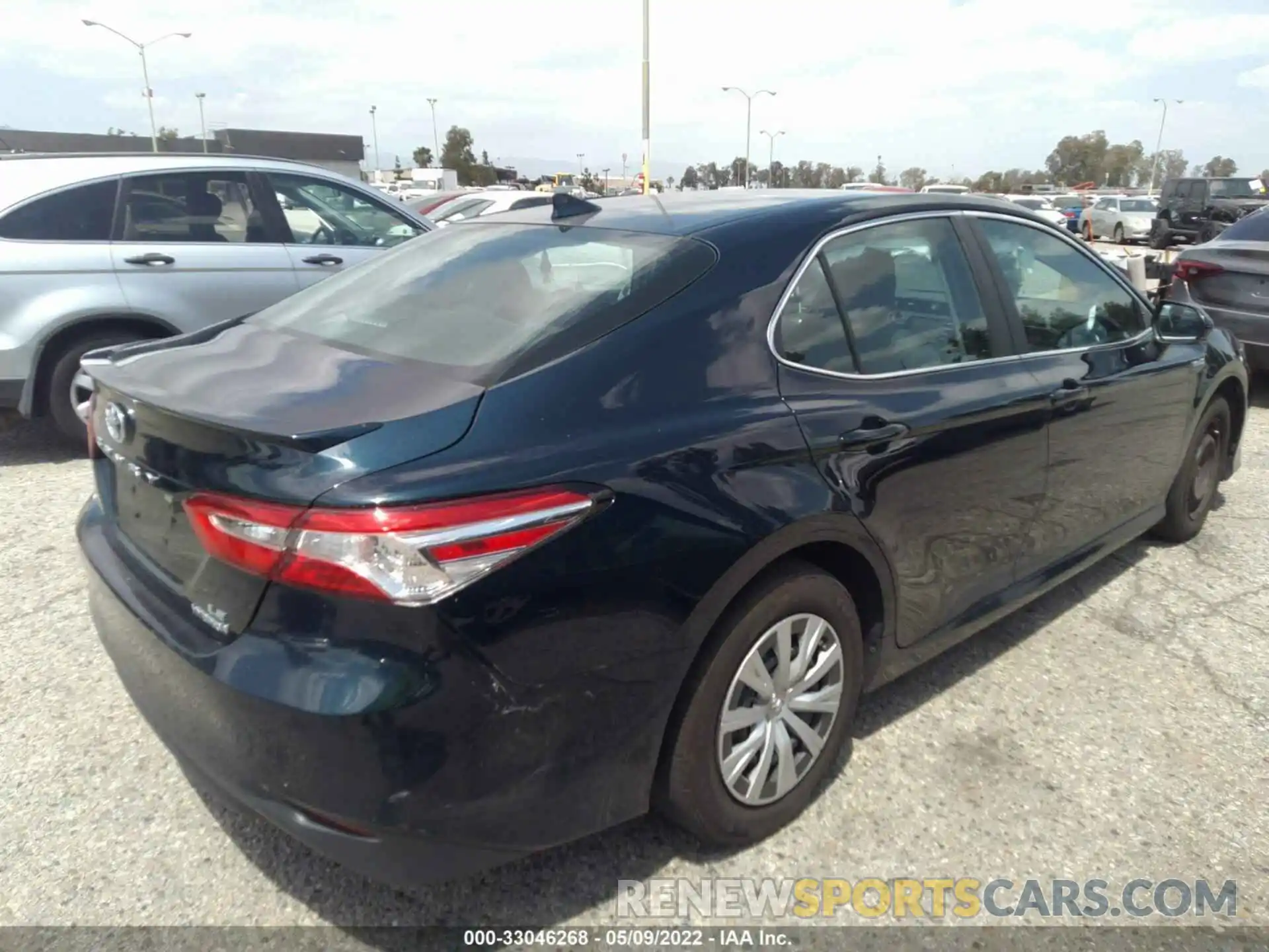 4 Photograph of a damaged car 4T1B31HKXKU517129 TOYOTA CAMRY 2019