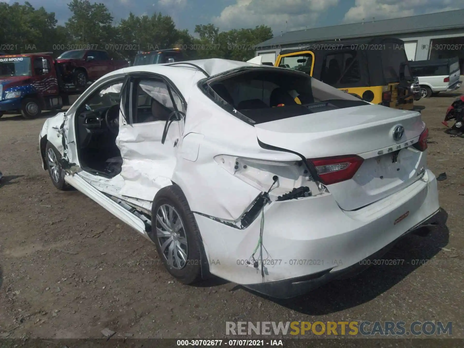 3 Photograph of a damaged car 4T1B31HKXKU517387 TOYOTA CAMRY 2019