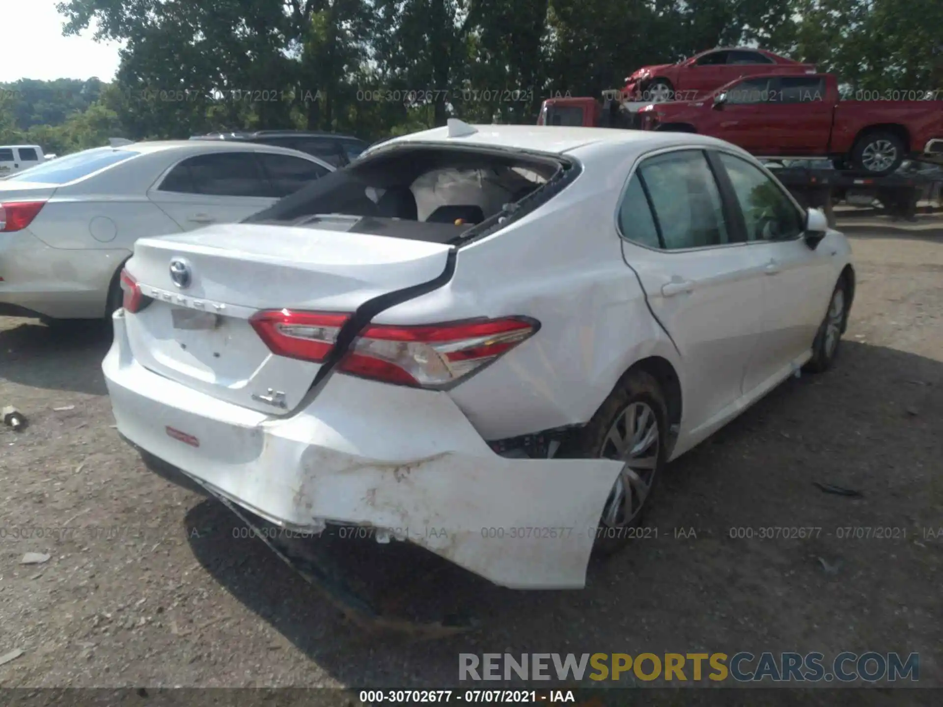 4 Photograph of a damaged car 4T1B31HKXKU517387 TOYOTA CAMRY 2019