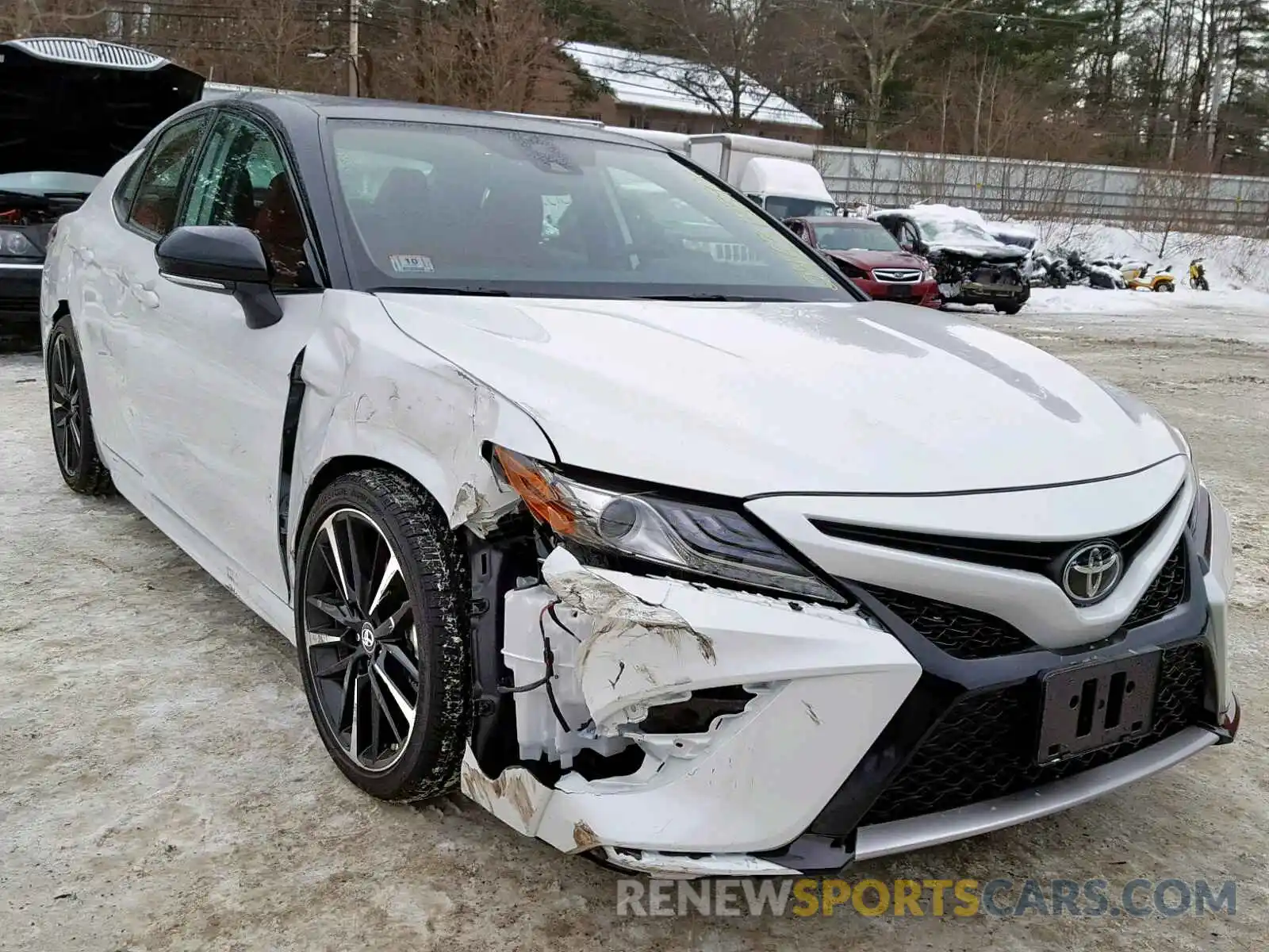 1 Photograph of a damaged car 4T1B61HK0KU162057 TOYOTA CAMRY 2019