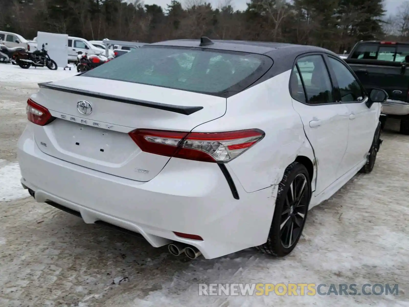 4 Photograph of a damaged car 4T1B61HK0KU162057 TOYOTA CAMRY 2019