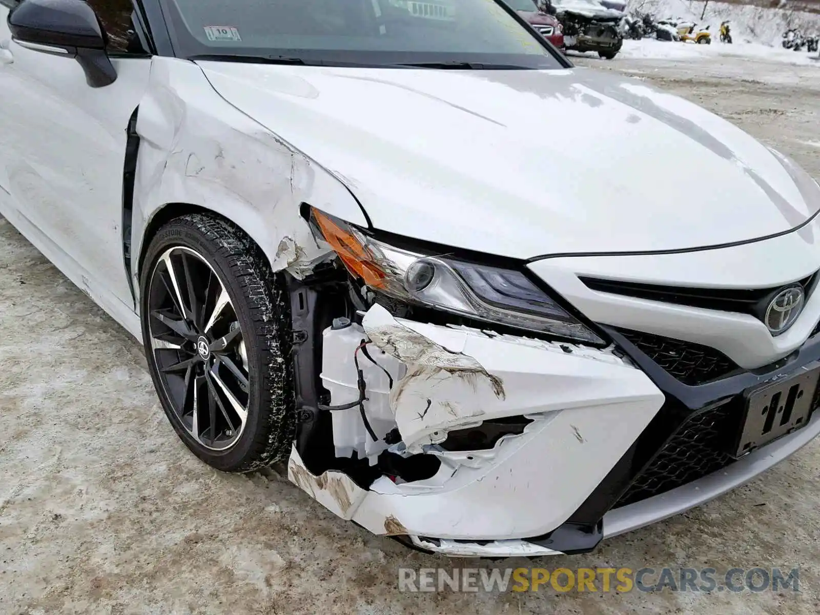 9 Photograph of a damaged car 4T1B61HK0KU162057 TOYOTA CAMRY 2019