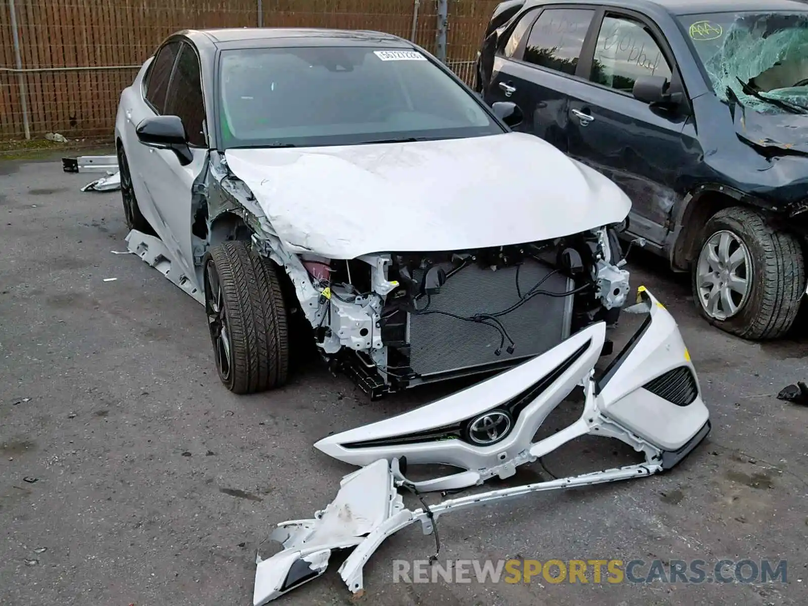 1 Photograph of a damaged car 4T1B61HK0KU165363 TOYOTA CAMRY 2019