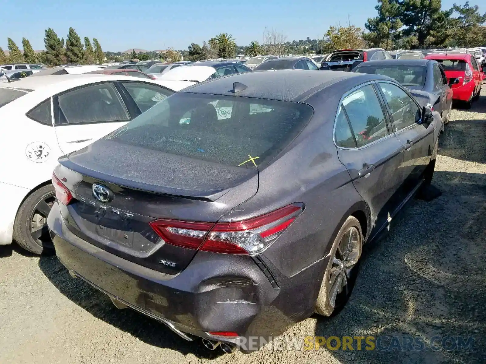 4 Photograph of a damaged car 4T1B61HK0KU166514 TOYOTA CAMRY 2019