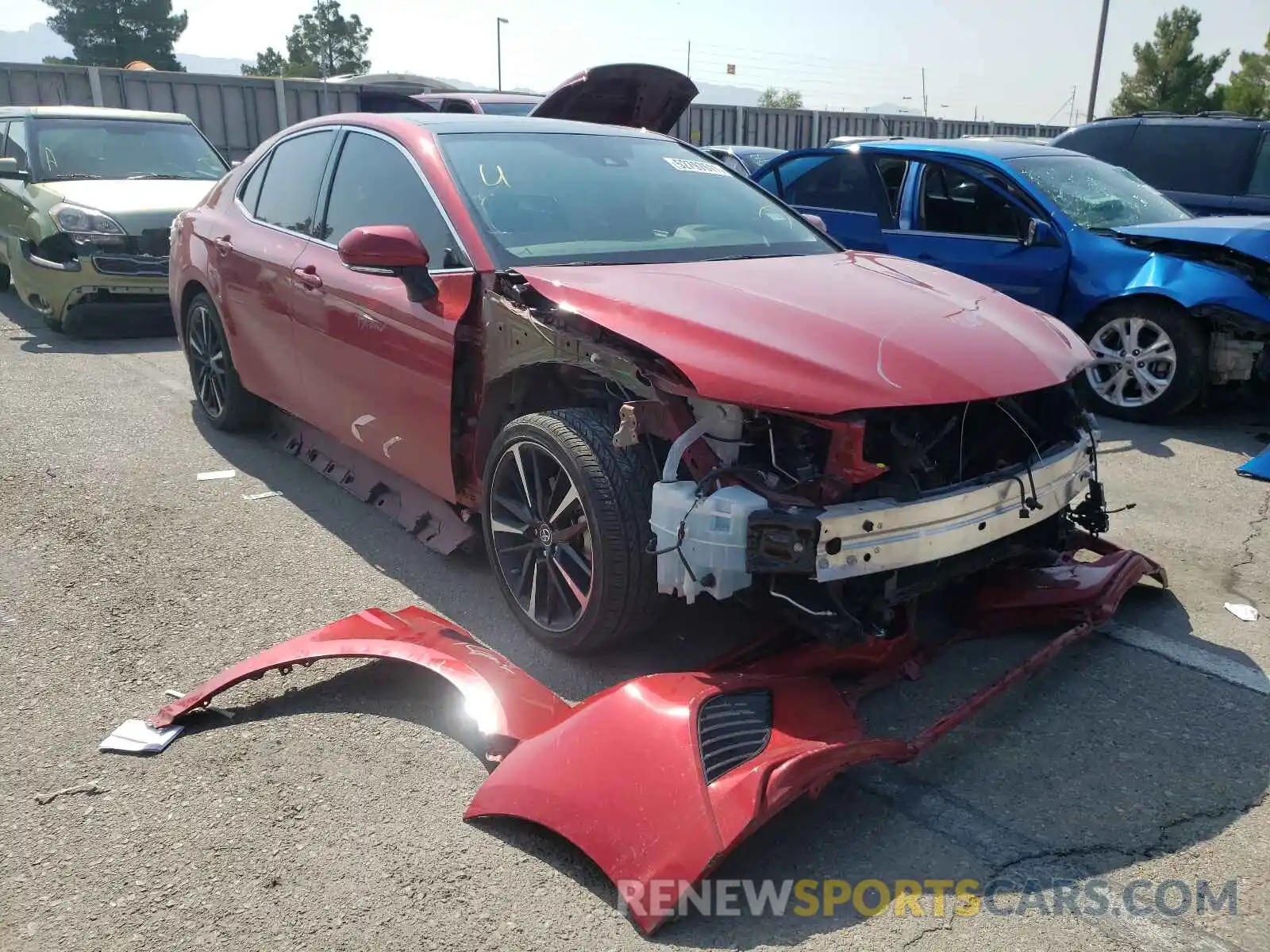 1 Photograph of a damaged car 4T1B61HK0KU168666 TOYOTA CAMRY 2019