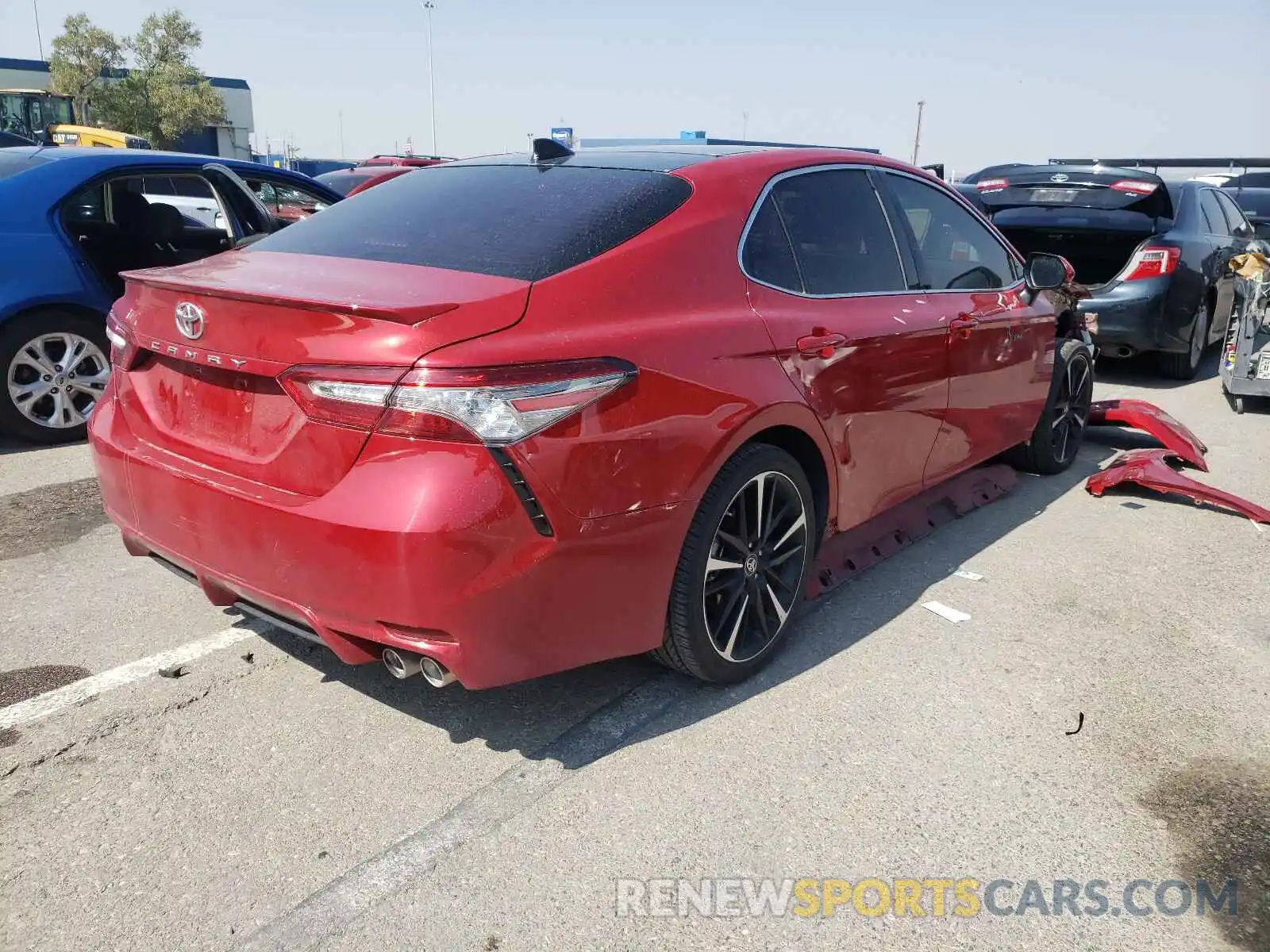 4 Photograph of a damaged car 4T1B61HK0KU168666 TOYOTA CAMRY 2019