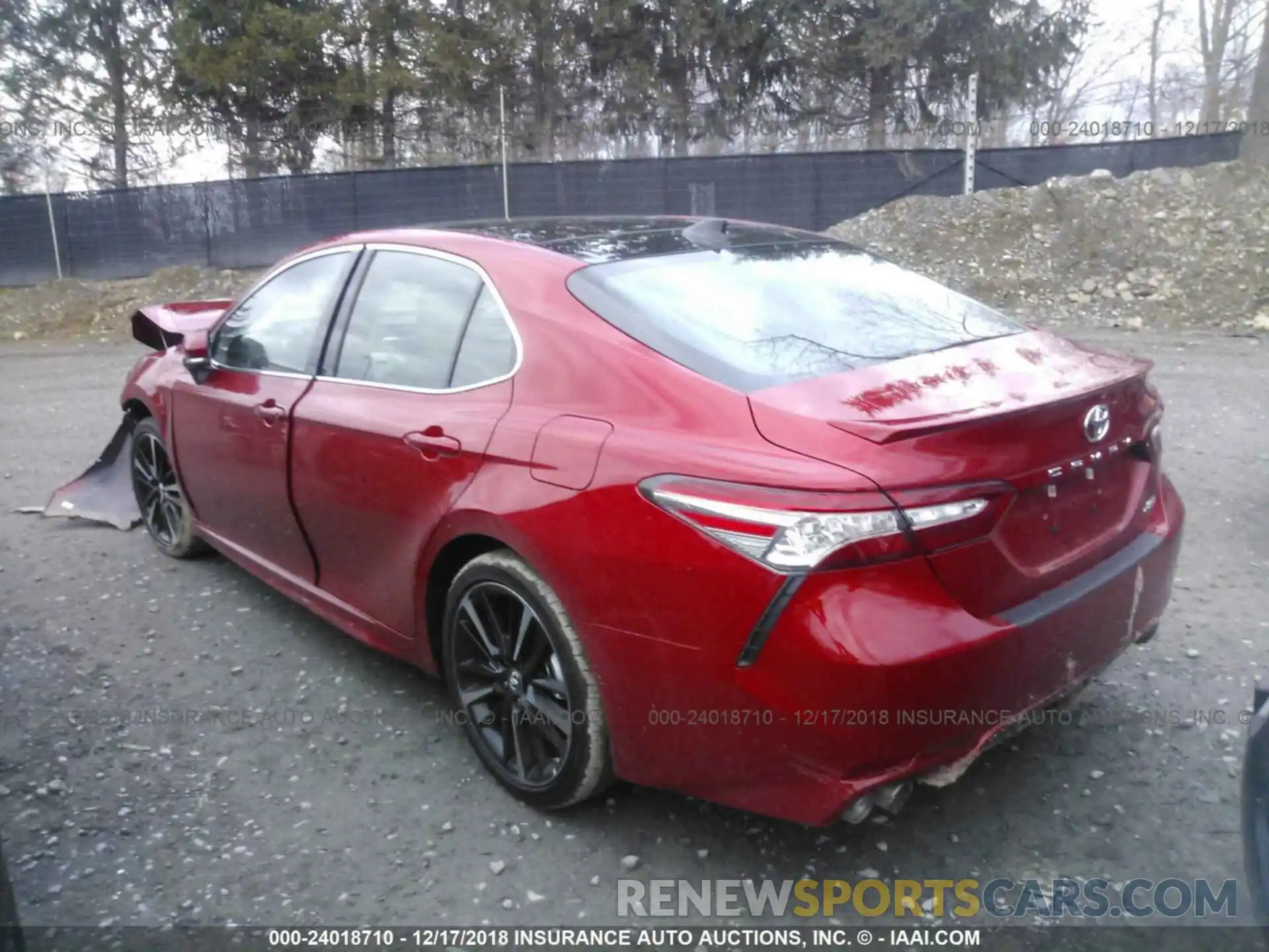 3 Photograph of a damaged car 4T1B61HK0KU171647 TOYOTA CAMRY 2019