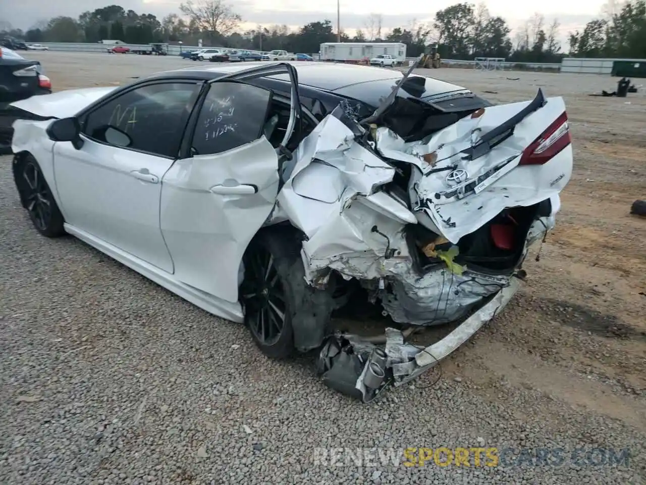 3 Photograph of a damaged car 4T1B61HK0KU171714 TOYOTA CAMRY 2019