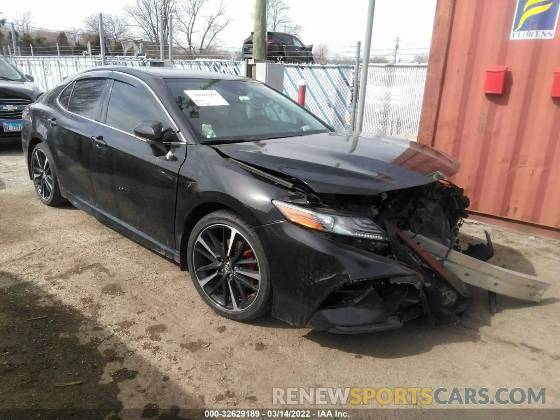 1 Photograph of a damaged car 4T1B61HK0KU179392 TOYOTA CAMRY 2019