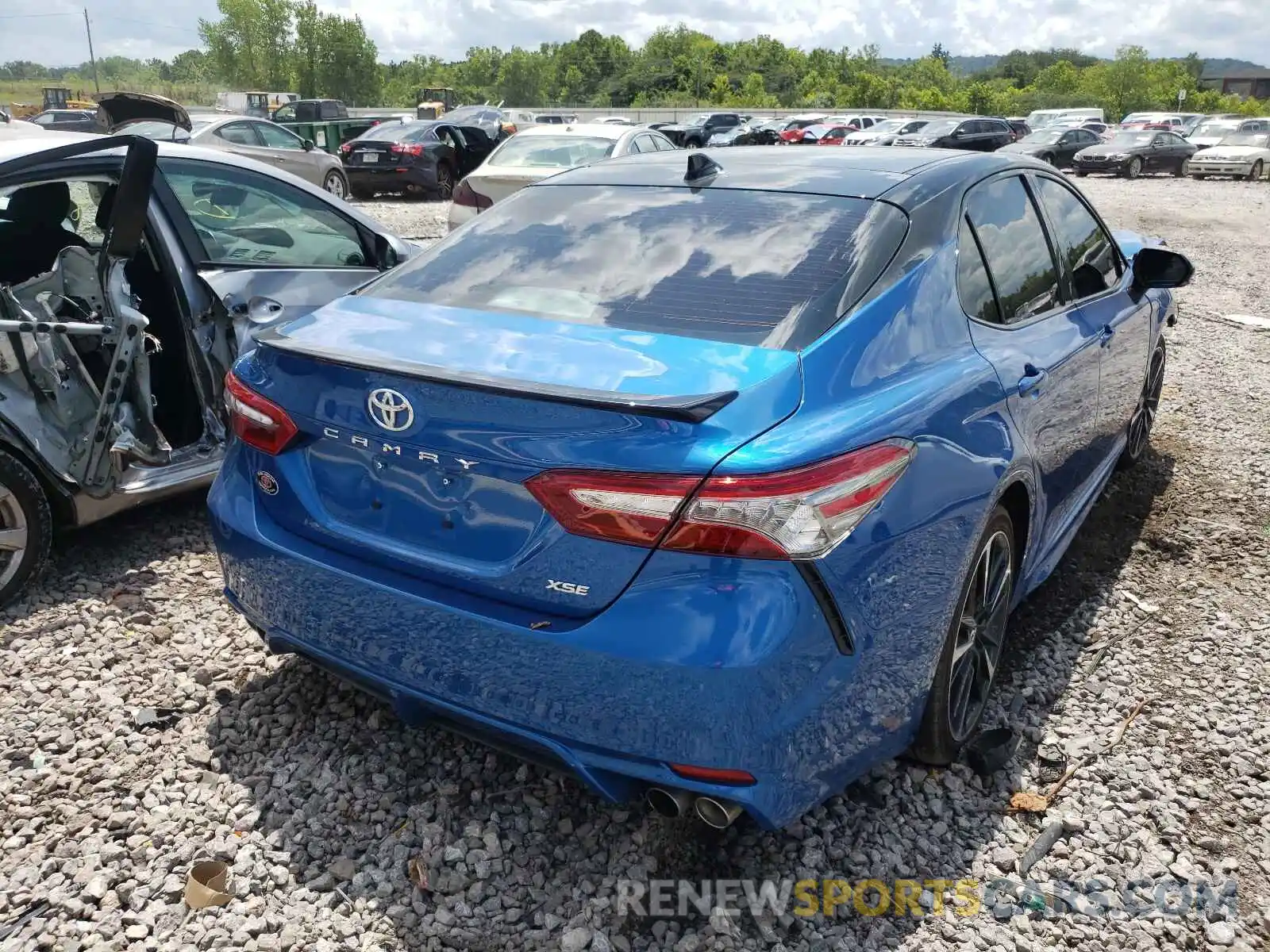 4 Photograph of a damaged car 4T1B61HK0KU190215 TOYOTA CAMRY 2019