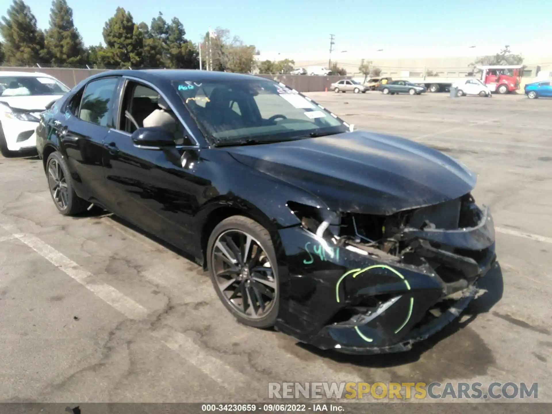 1 Photograph of a damaged car 4T1B61HK0KU190571 TOYOTA CAMRY 2019