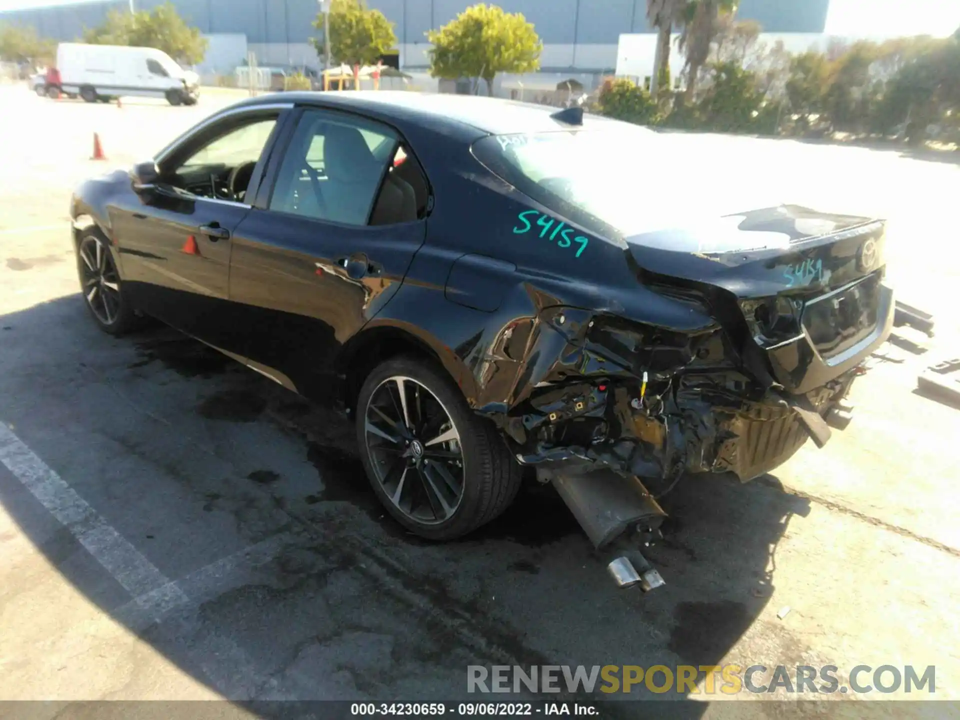 3 Photograph of a damaged car 4T1B61HK0KU190571 TOYOTA CAMRY 2019