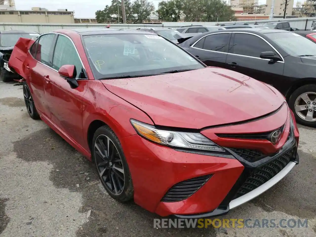 1 Photograph of a damaged car 4T1B61HK0KU191171 TOYOTA CAMRY 2019