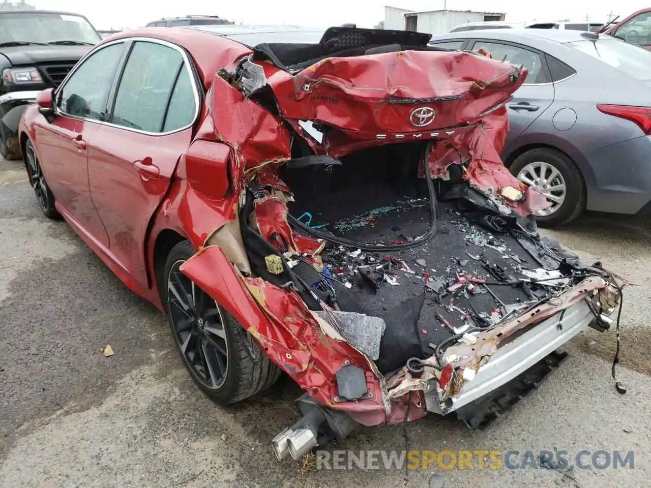 3 Photograph of a damaged car 4T1B61HK0KU191171 TOYOTA CAMRY 2019