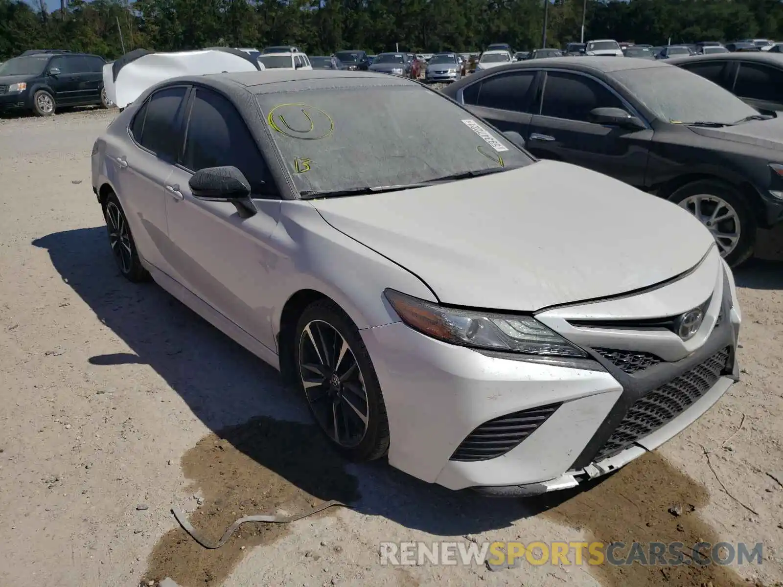 1 Photograph of a damaged car 4T1B61HK0KU199030 TOYOTA CAMRY 2019