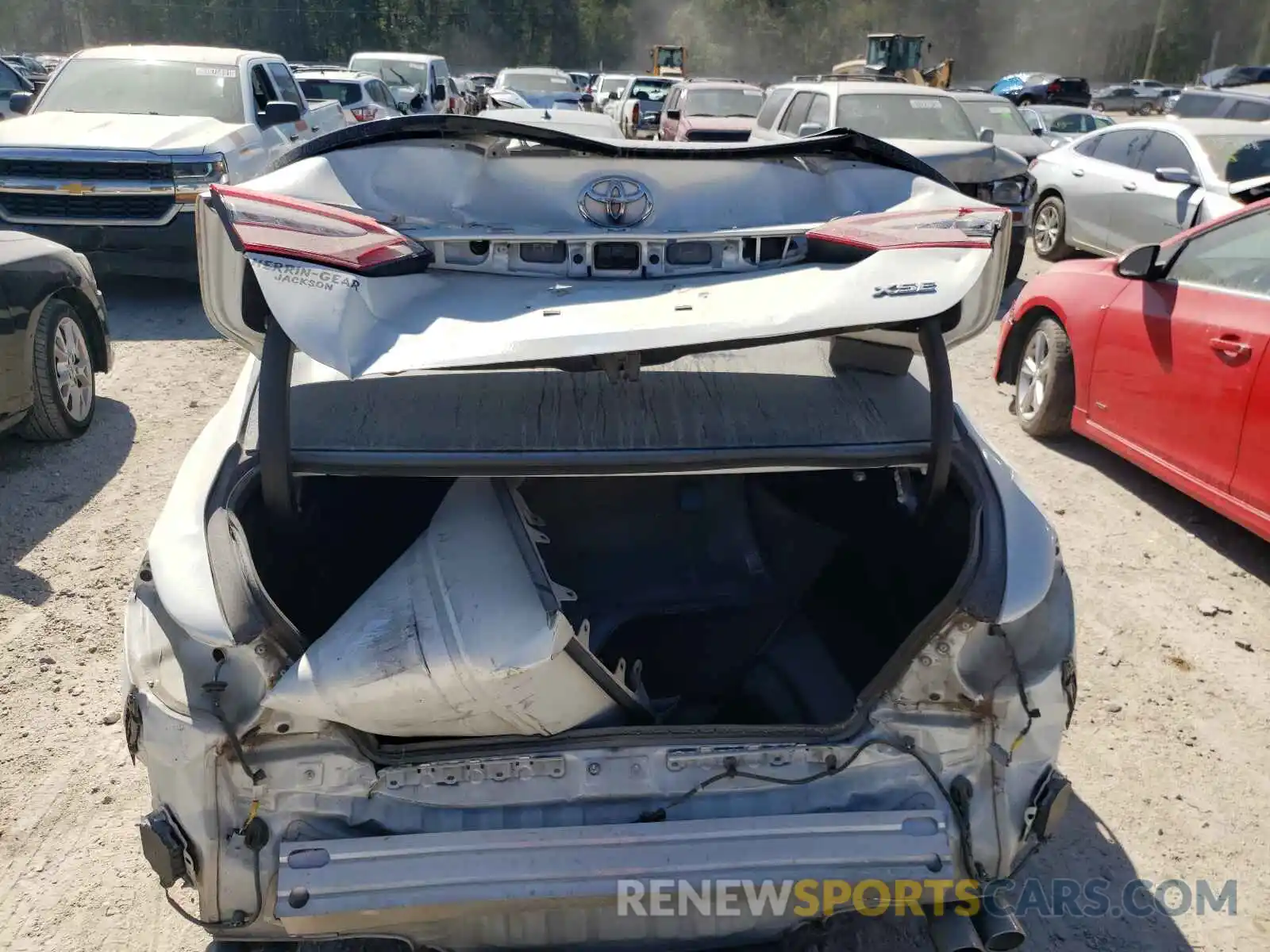 9 Photograph of a damaged car 4T1B61HK0KU199030 TOYOTA CAMRY 2019