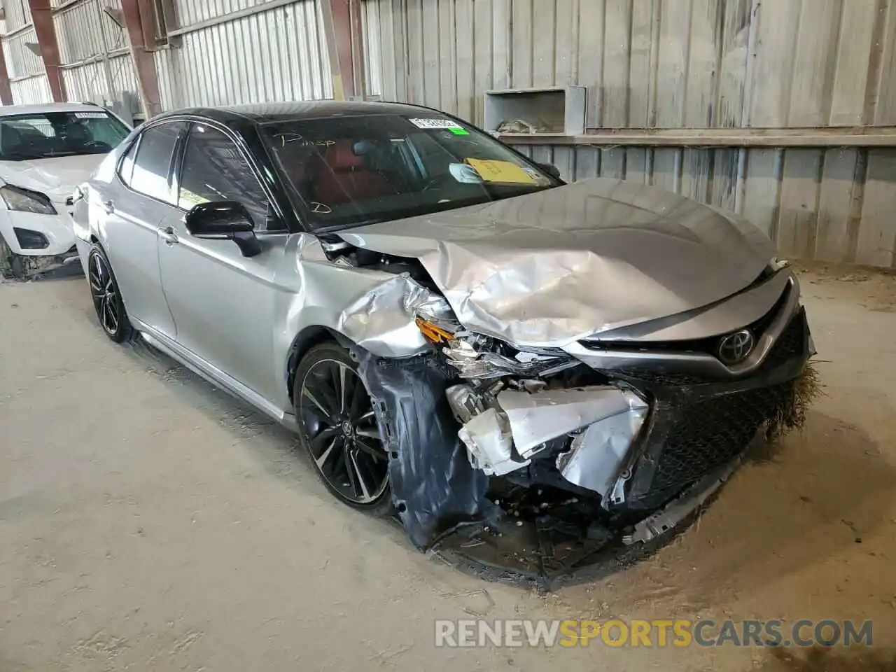 1 Photograph of a damaged car 4T1B61HK0KU201505 TOYOTA CAMRY 2019