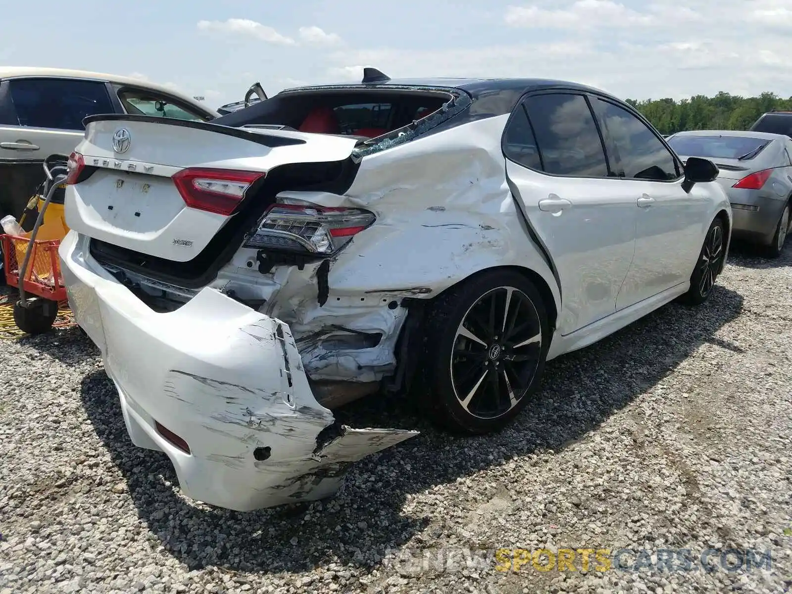 4 Photograph of a damaged car 4T1B61HK0KU203562 TOYOTA CAMRY 2019