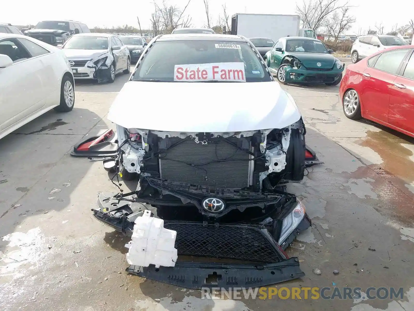 9 Photograph of a damaged car 4T1B61HK0KU204369 TOYOTA CAMRY 2019