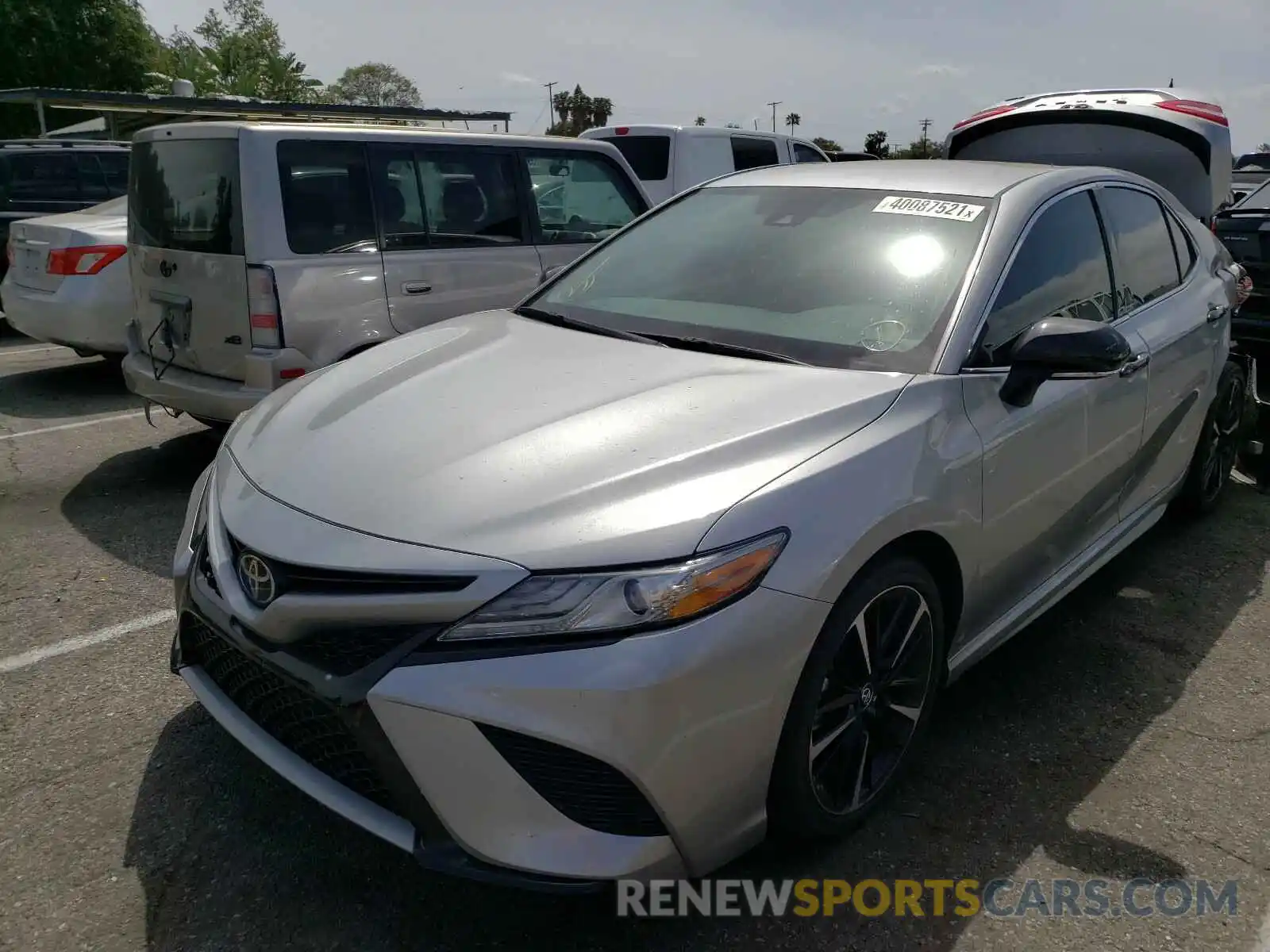 2 Photograph of a damaged car 4T1B61HK0KU206672 TOYOTA CAMRY 2019