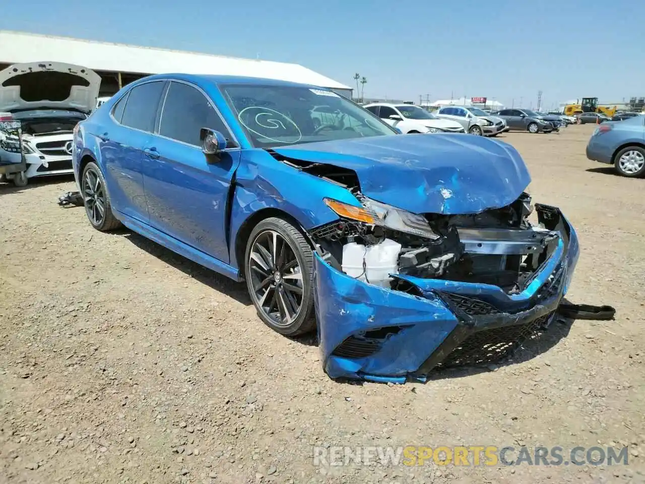 1 Photograph of a damaged car 4T1B61HK0KU207529 TOYOTA CAMRY 2019