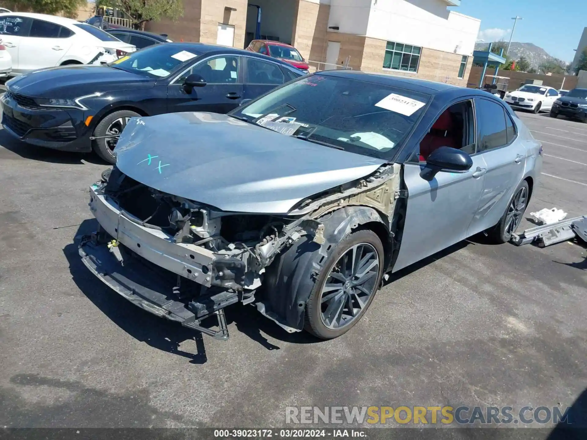 2 Photograph of a damaged car 4T1B61HK0KU207725 TOYOTA CAMRY 2019