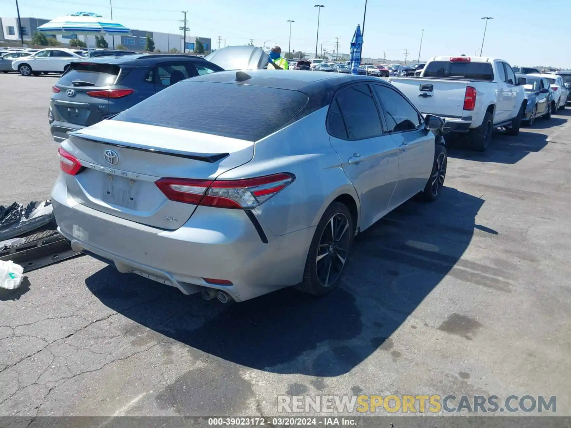 4 Photograph of a damaged car 4T1B61HK0KU207725 TOYOTA CAMRY 2019