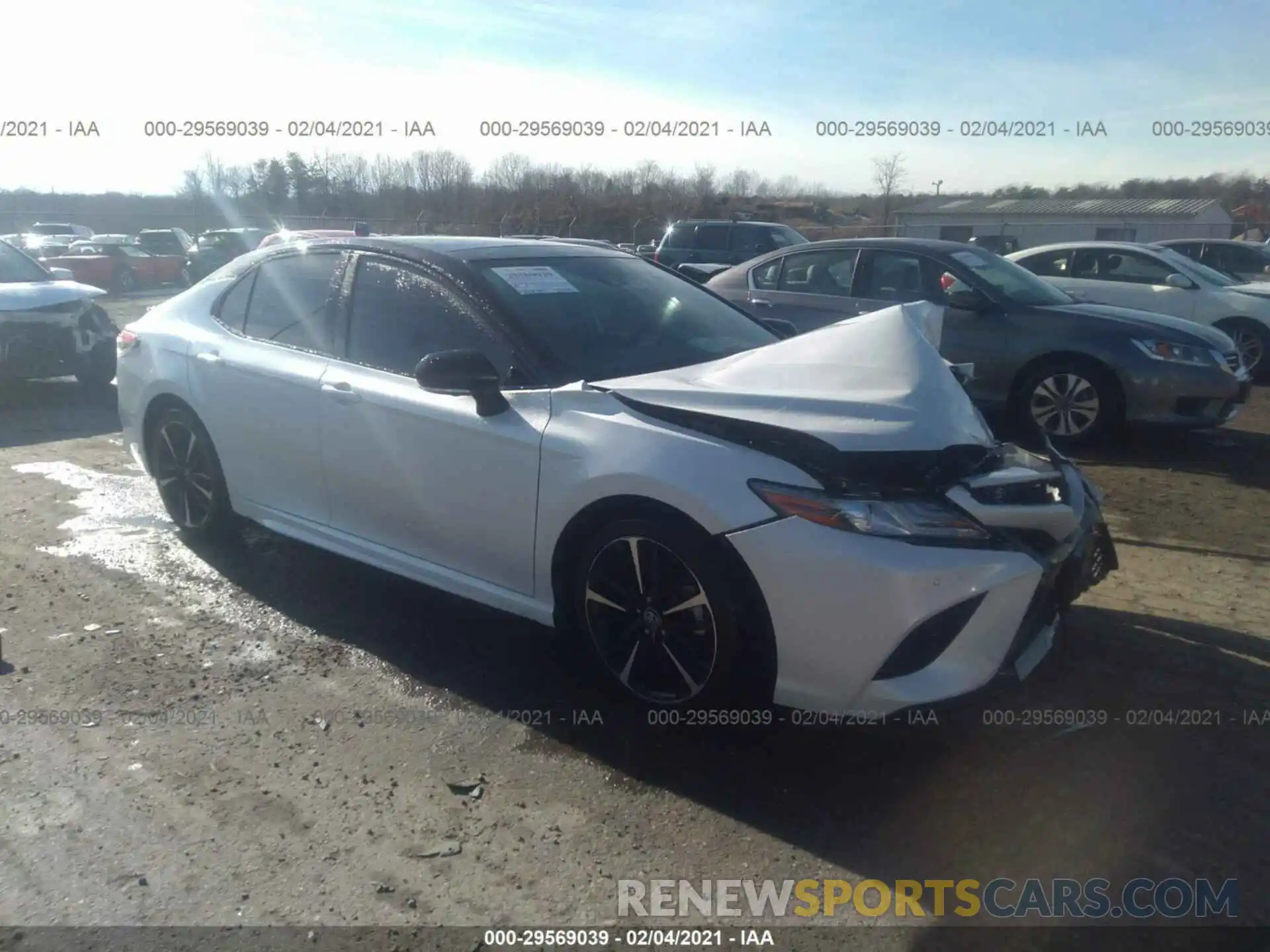 1 Photograph of a damaged car 4T1B61HK0KU208079 TOYOTA CAMRY 2019