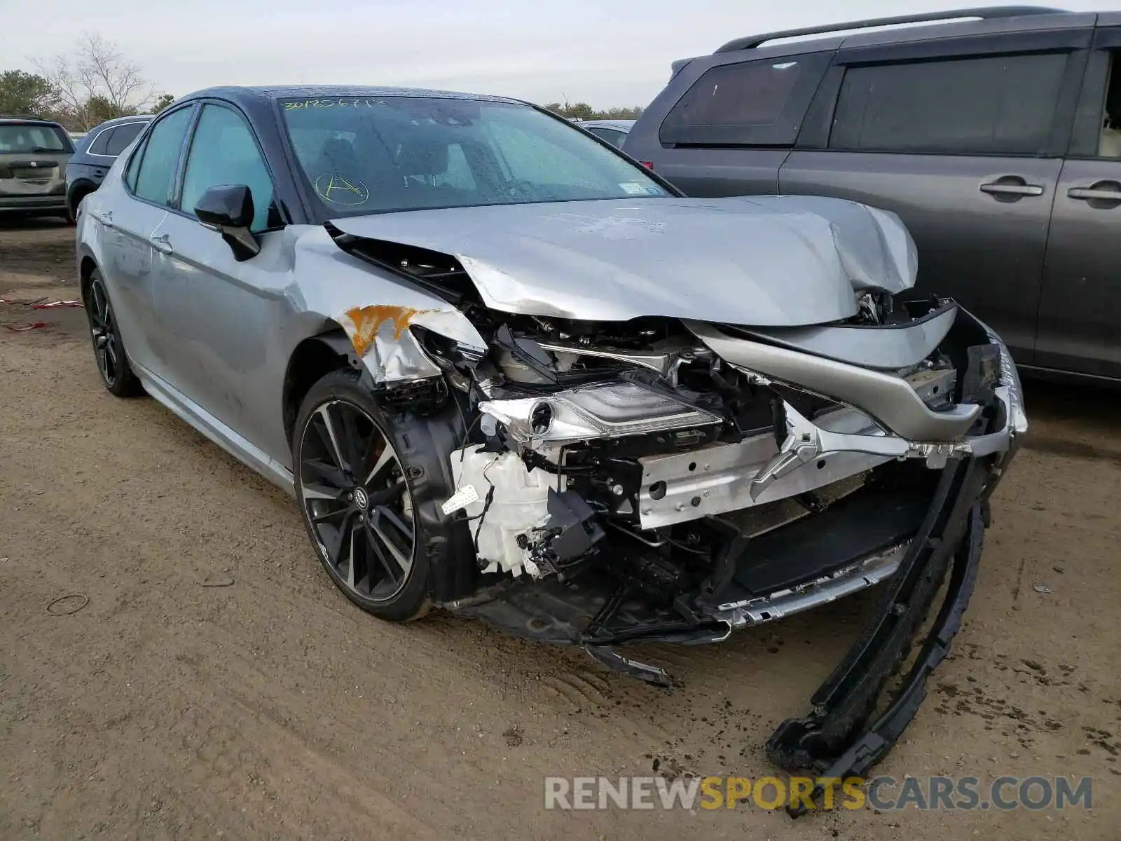1 Photograph of a damaged car 4T1B61HK0KU211743 TOYOTA CAMRY 2019