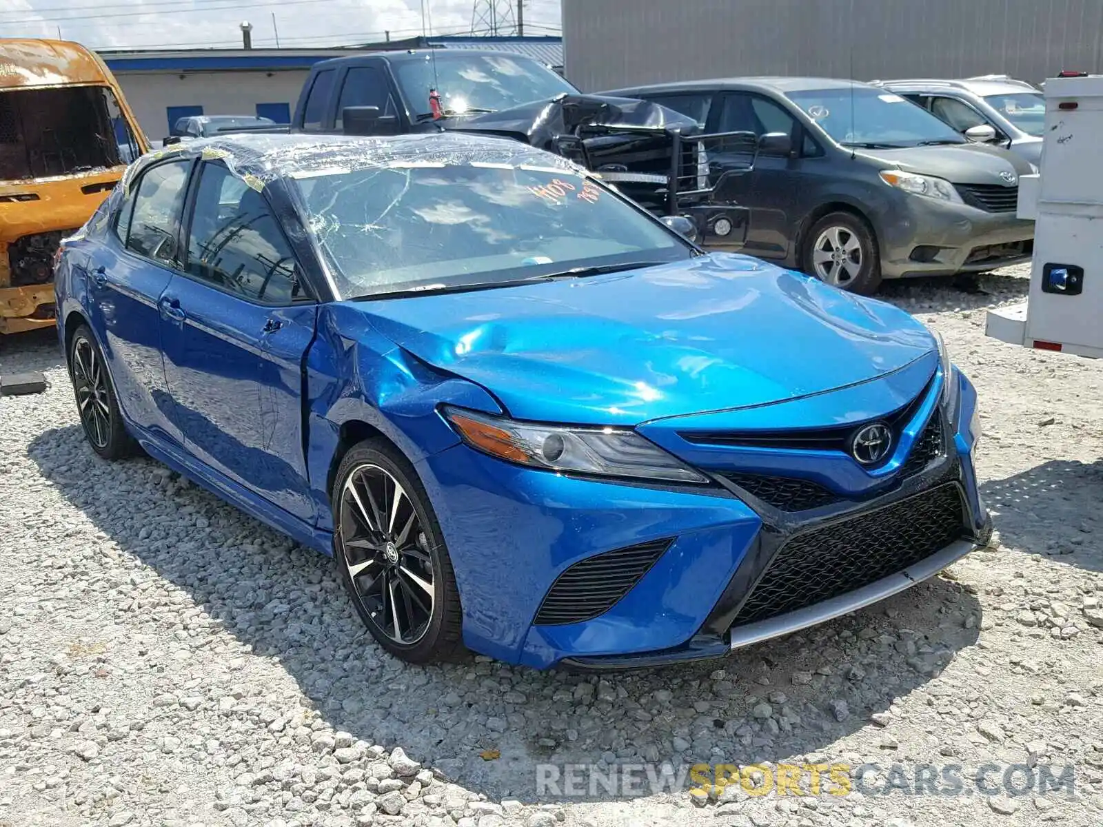 1 Photograph of a damaged car 4T1B61HK0KU214447 TOYOTA CAMRY 2019