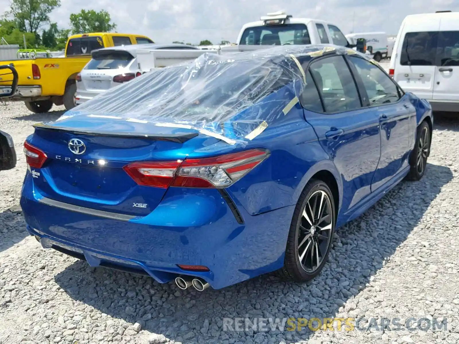 4 Photograph of a damaged car 4T1B61HK0KU214447 TOYOTA CAMRY 2019