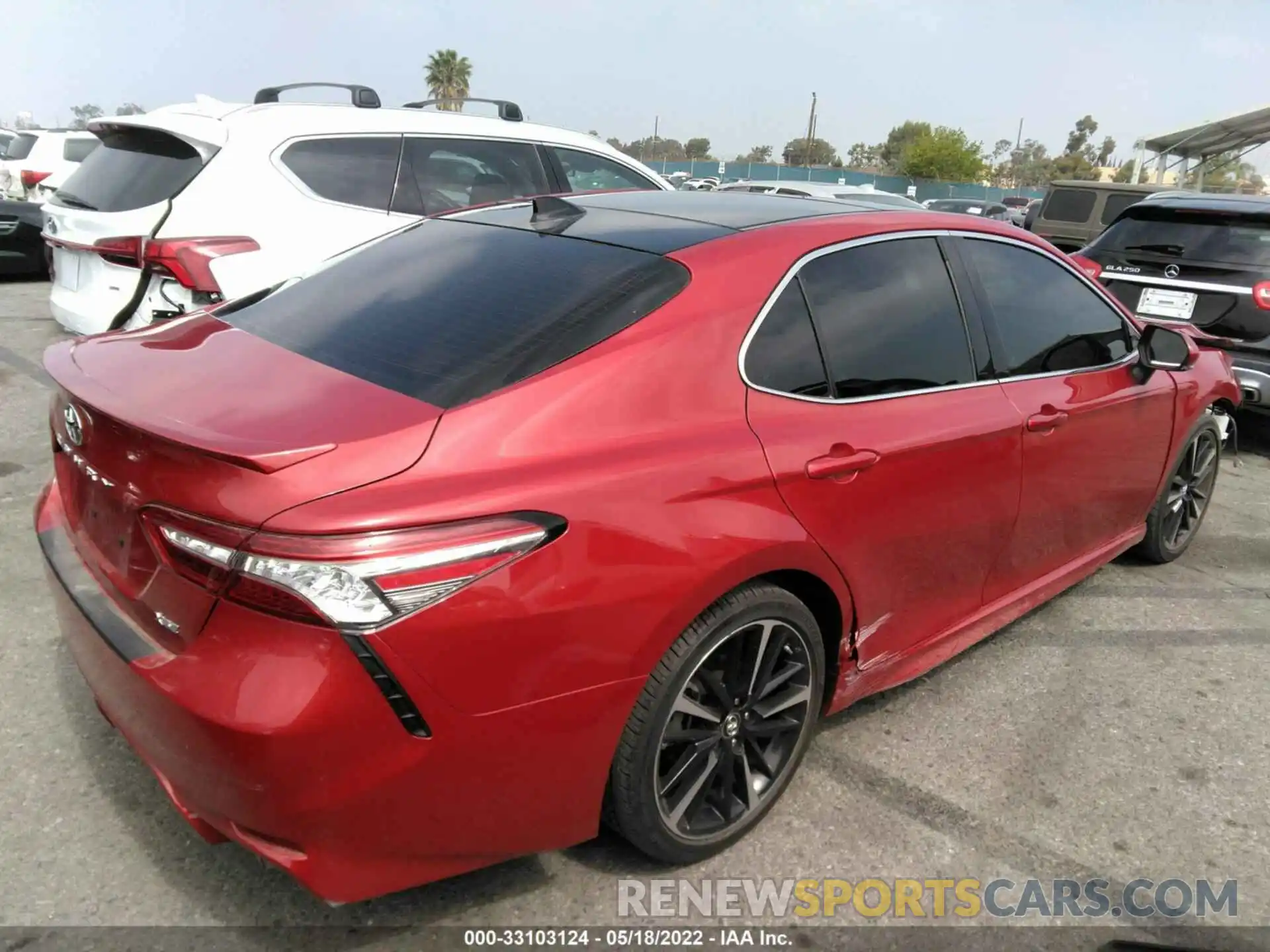 4 Photograph of a damaged car 4T1B61HK0KU216151 TOYOTA CAMRY 2019