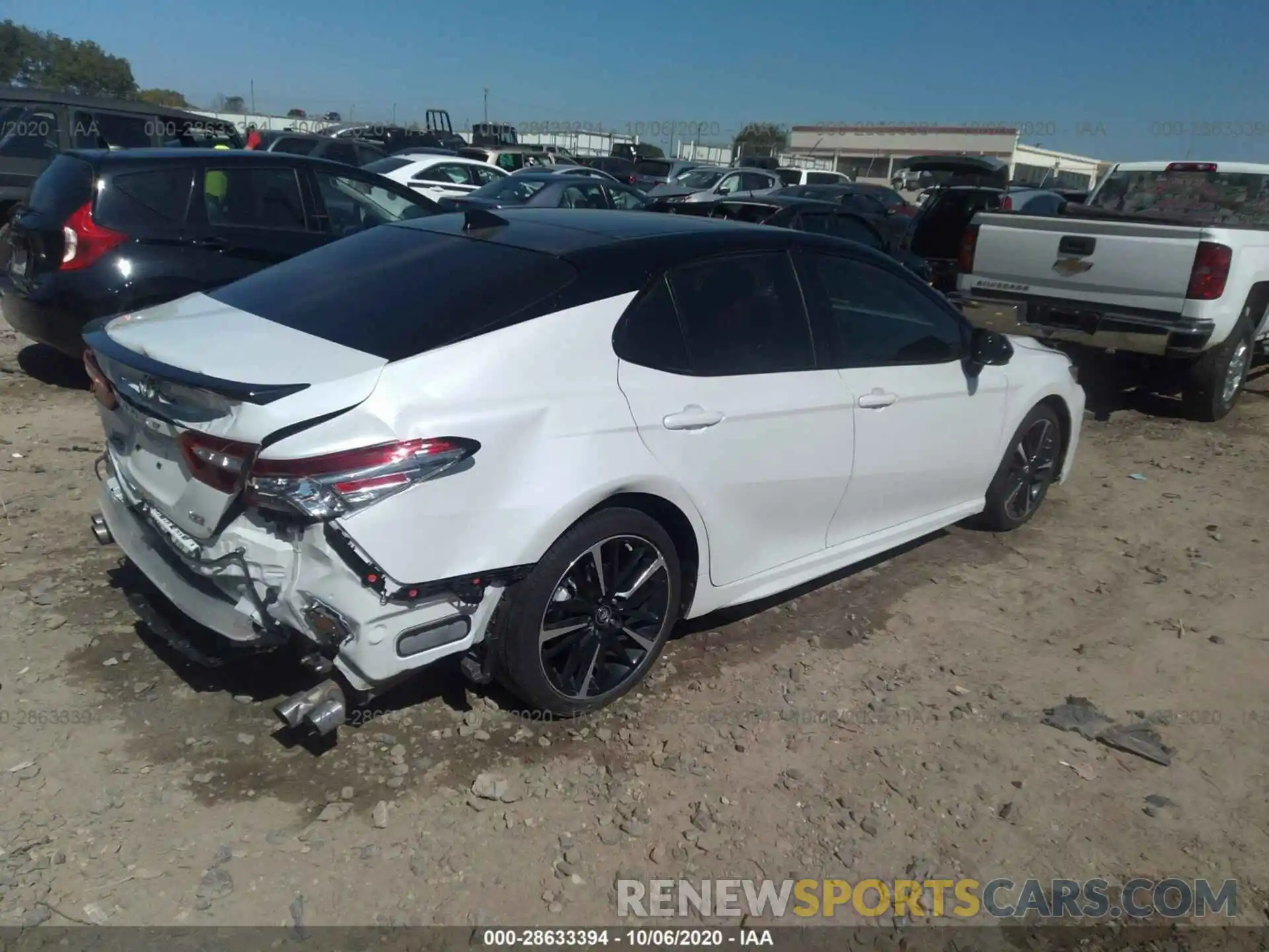 4 Photograph of a damaged car 4T1B61HK0KU219521 TOYOTA CAMRY 2019