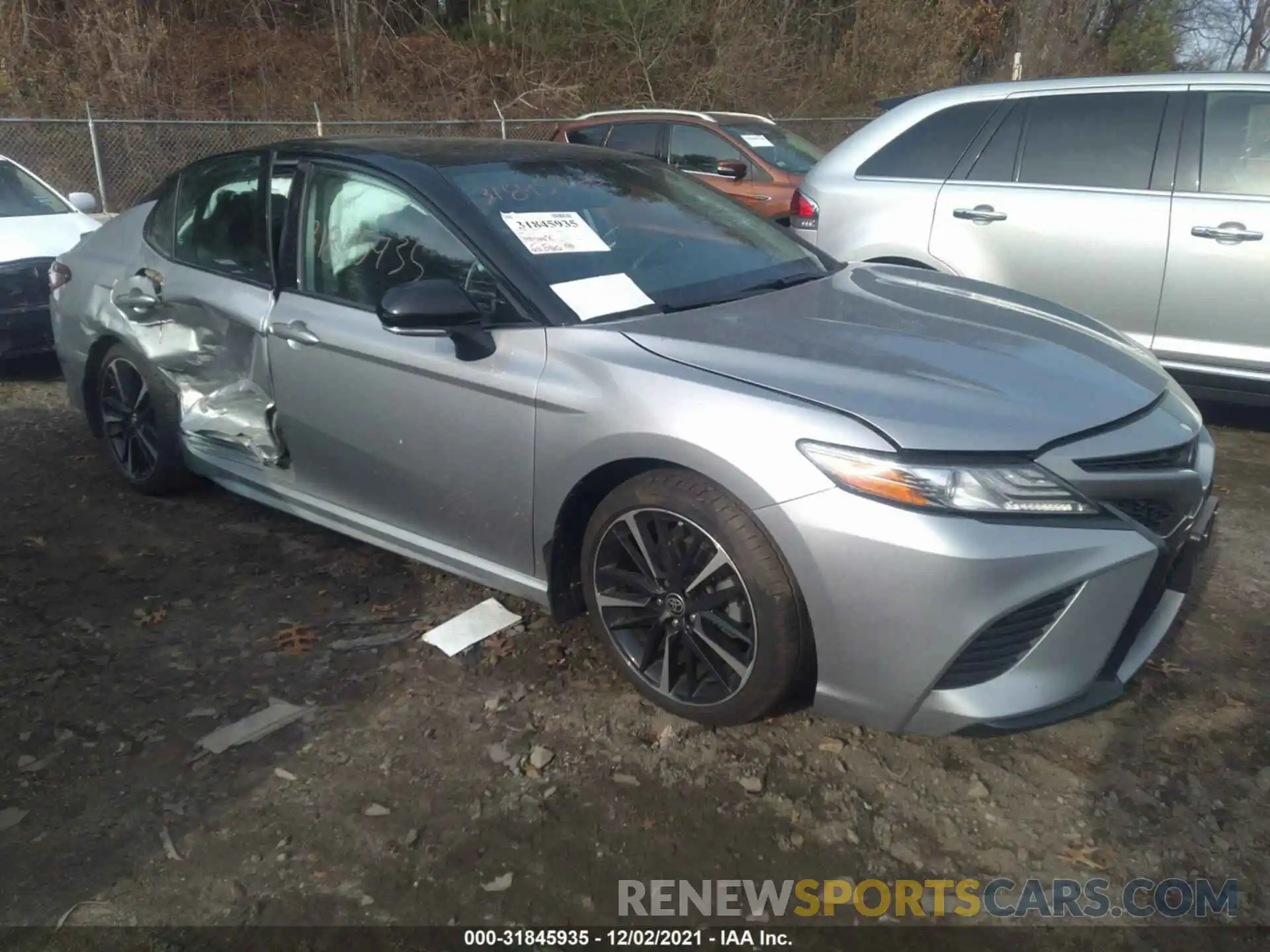 1 Photograph of a damaged car 4T1B61HK0KU223178 TOYOTA CAMRY 2019