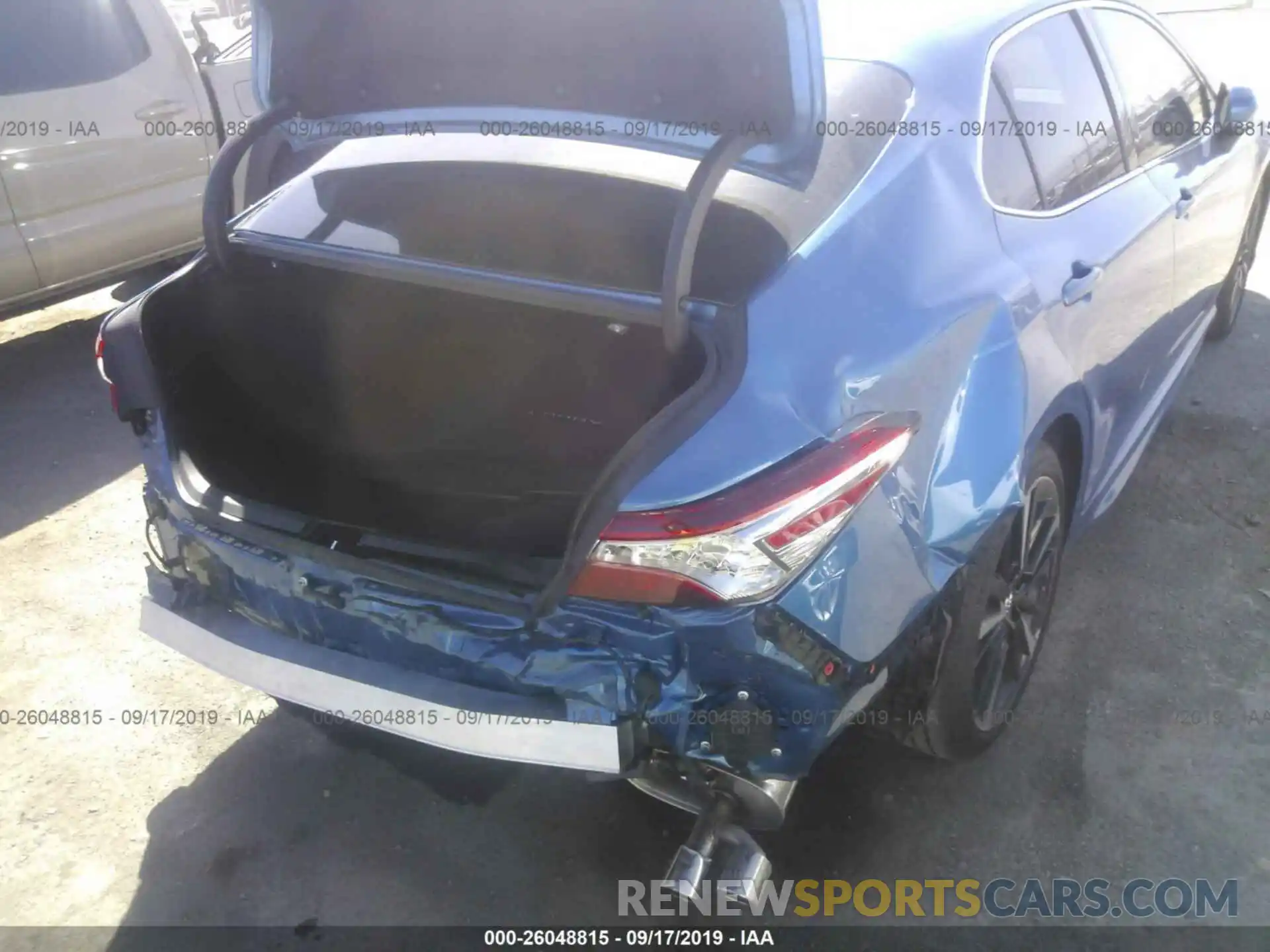 6 Photograph of a damaged car 4T1B61HK0KU225206 TOYOTA CAMRY 2019