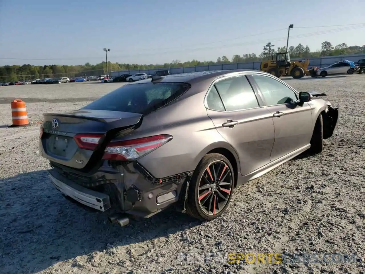 4 Фотография поврежденного автомобиля 4T1B61HK0KU228462 TOYOTA CAMRY 2019