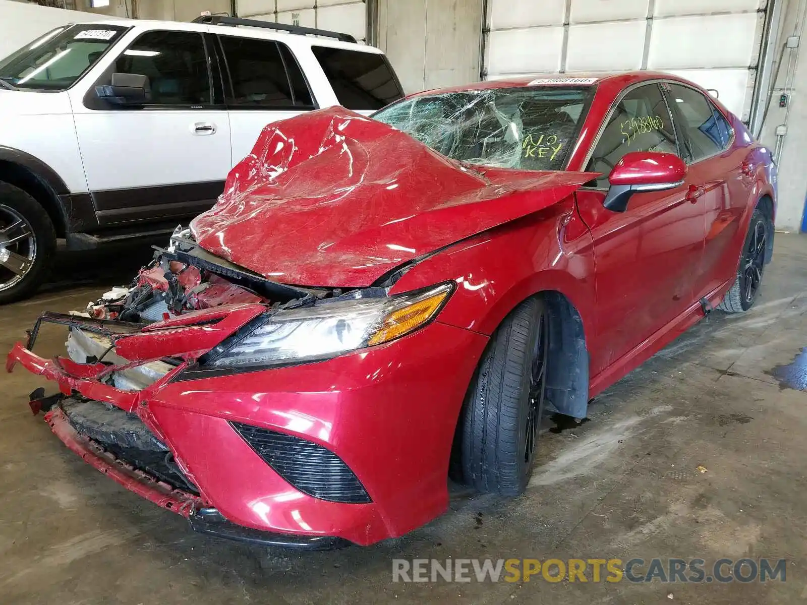 2 Photograph of a damaged car 4T1B61HK0KU236416 TOYOTA CAMRY 2019