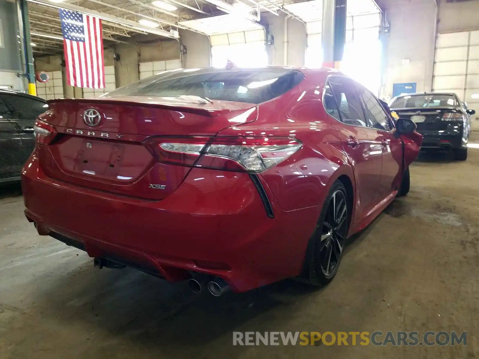 4 Photograph of a damaged car 4T1B61HK0KU236416 TOYOTA CAMRY 2019