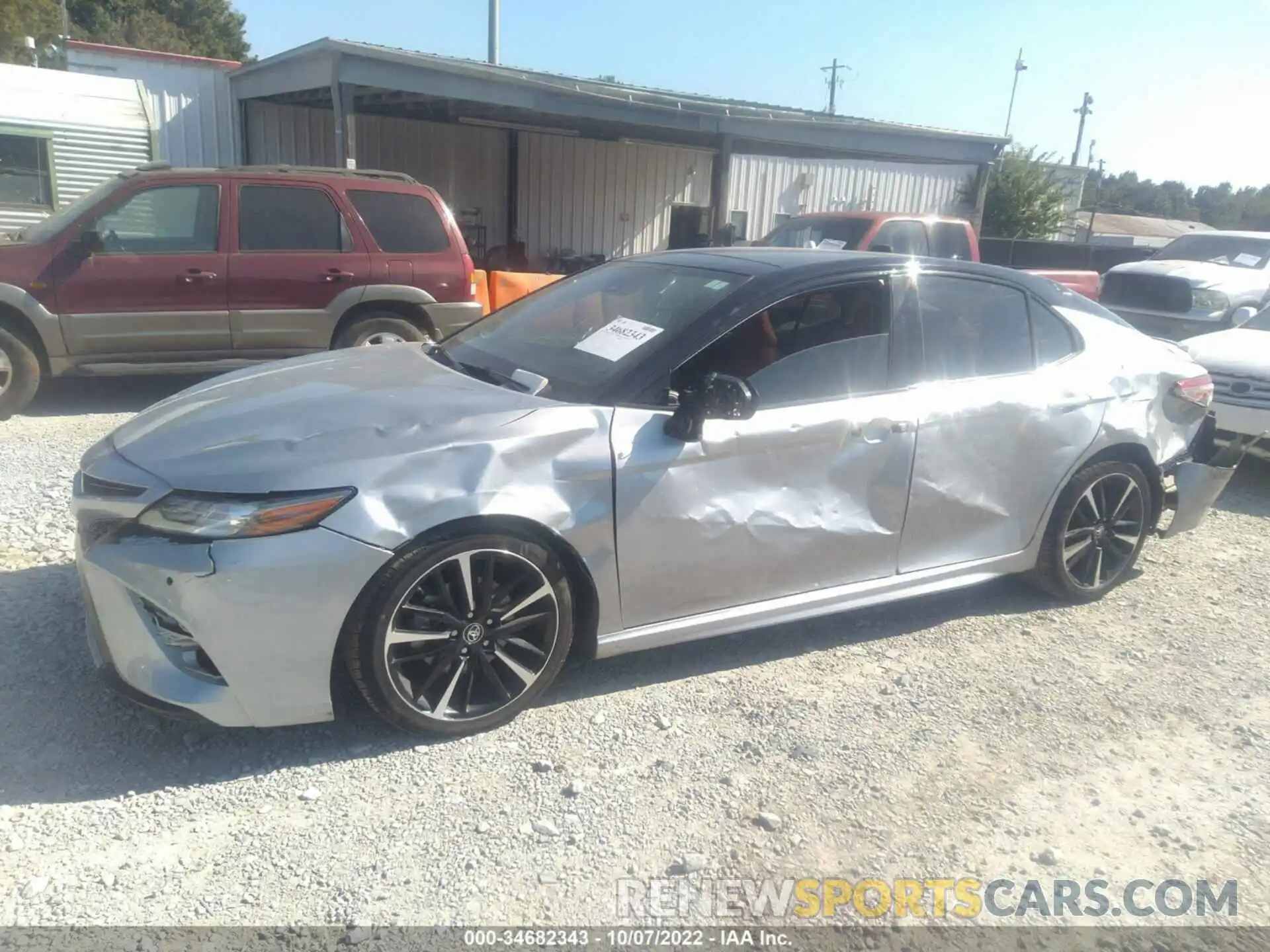 2 Photograph of a damaged car 4T1B61HK0KU242975 TOYOTA CAMRY 2019